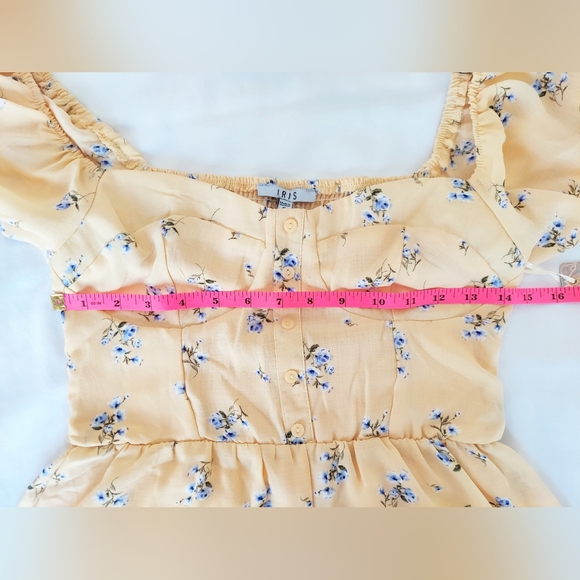 Short Romper by Iris Basic, women size small floral design - Picture 11 of 12